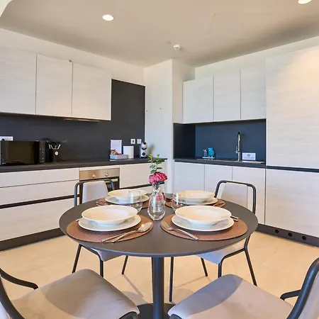 14th Floor Seaview Luxury *