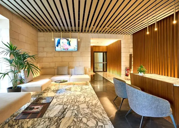 14th Floor Seaview Luxury Apartment *